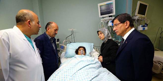 Başbakan Davutoğlu yaralıları ziyaret etti