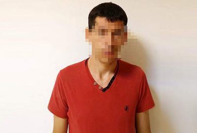 Camiden hırsızlık yaptıktan sonra dua etti