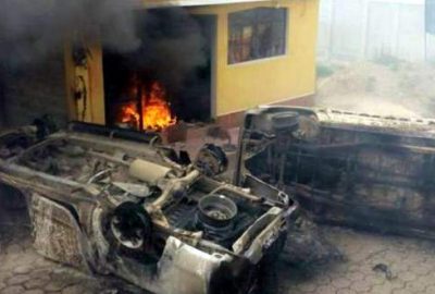 Belediye başkanını linç edip diri diri yaktılar