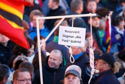 Pegida’dan Merkel’e ‘darağacı’