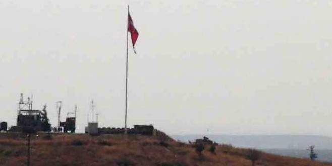 Kara Kuvvetleri Komutanı Suriye sınırında
