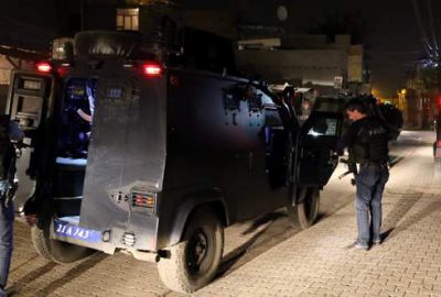 Diyarbakır’da polise bombalı saldırı