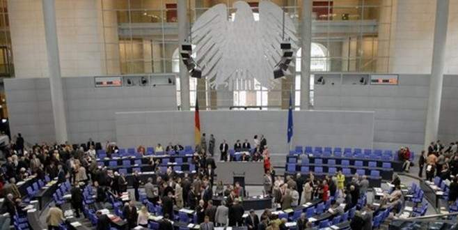 Almanya “soykırım” tasarısını askıya aldı