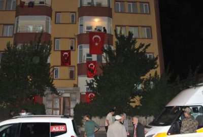 Şehitlerin evine ateş düştü!