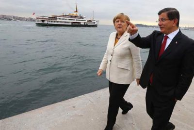 Davutoğlu ile Merkel bir araya geldi