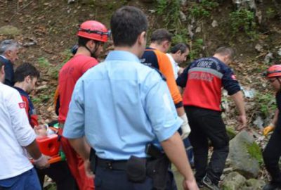 Kestane toplarken yaralandı, AFAD kurtardı