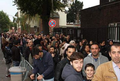 Almanya’daki sandıklarda kuyruk oluştu