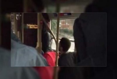 Türk yolcuya otobüste İslamofobik saldırı