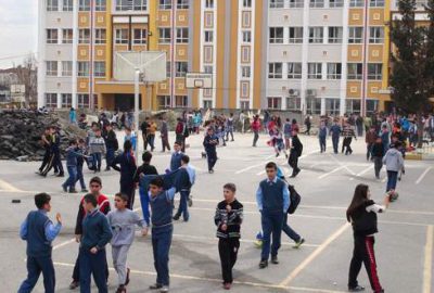 Okulun bahçesinde düşen öğrenci öldü