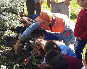 Nezaket Elçileri Çevre Bilincini Uygulamalı Gösterdi