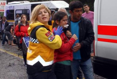 Öğrenci servisi kaza yaptı: 13 yaralı