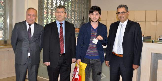 Fatura ödemeye giden liseliye ‘altın’ sürprizi