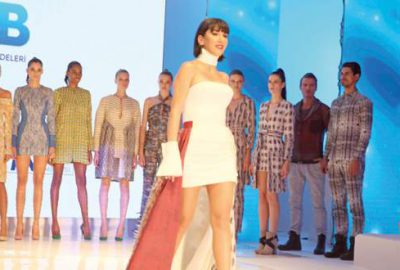 42’sinde manken oldu