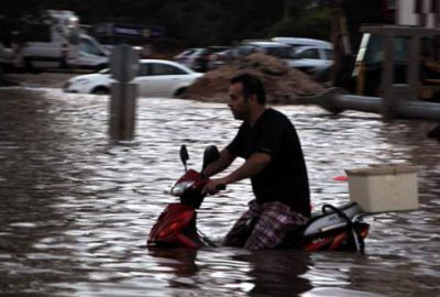 Antalya şiddetli yağışa teslim