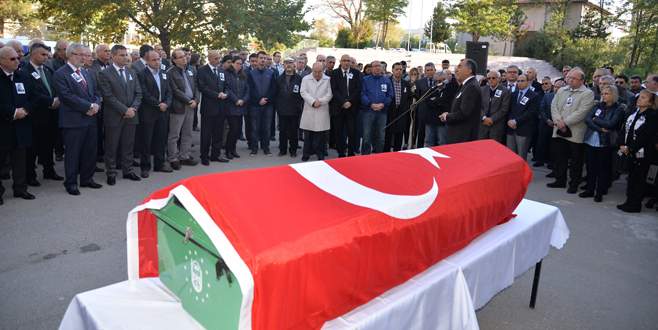 Prof.Dr. Parasız son yolculuğuna uğurlandı