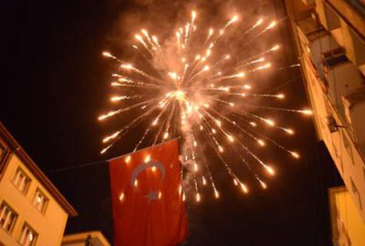 Bursalılar cumhuriyet kutlamalarında geceyi aydınlattı