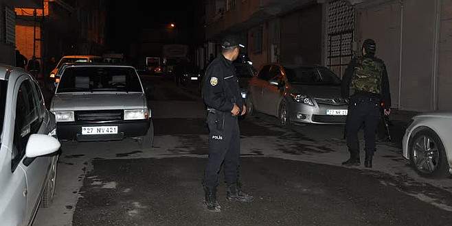 Otomobilde patlayıcı madde ele geçirildi