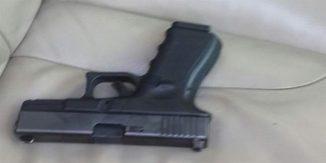 Dur ihtarına uymayan araçtan hayalet silah çıktı