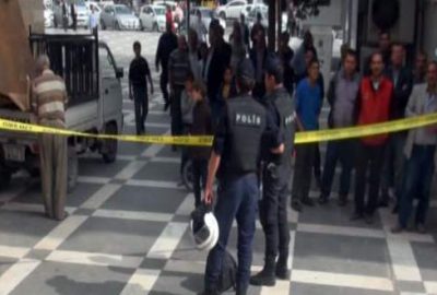 2 gazeteci boğazları kesilerek öldürüldü
