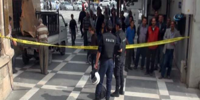 2 gazeteci boğazları kesilerek öldürüldü
