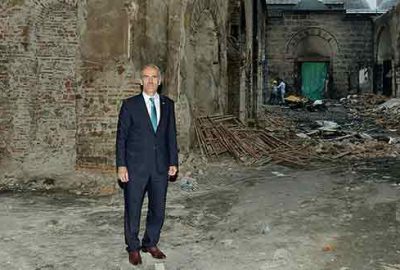 Bursa Büyükşehir Belediyesi, tarihi çarşıda 52 mobilyacı dükkanını kül eden