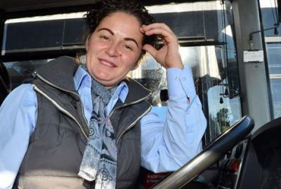 Belediye otobüsünde bayan şoför