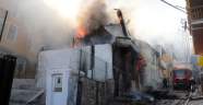 Bursa’da alev alev yanan bina böyle çöktü