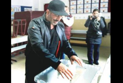 Ünlüler sandık başında