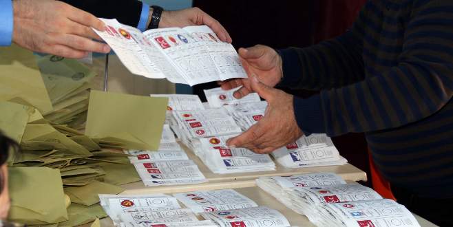 1 Kasım seçimlerinde kaç oy geçersiz sayıldı?