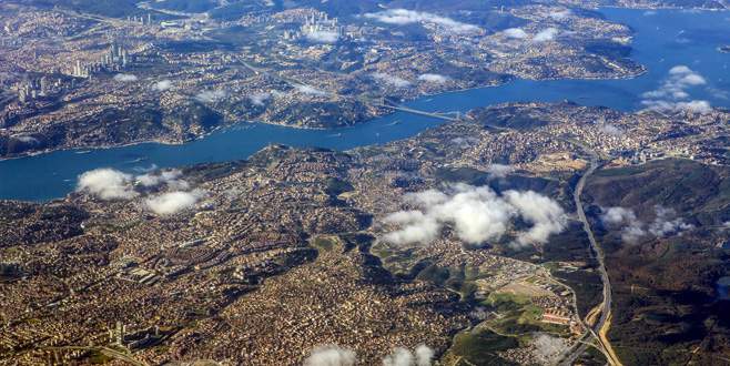 Bulutlar altında İstanbul Boğazı