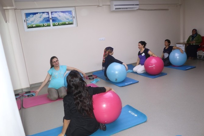 Bu Sınıfın Öğrencilerinin Hepsi Hamile