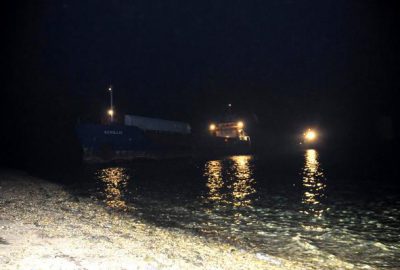 Çanakkale Boğazı’nda yük gemisi karaya oturdu