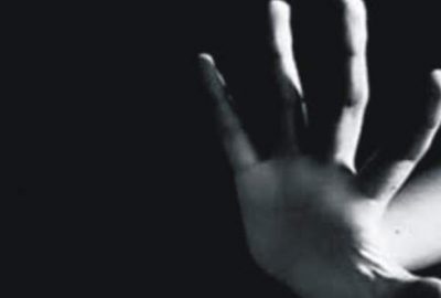 Kaynar suyla karısını yaktı!