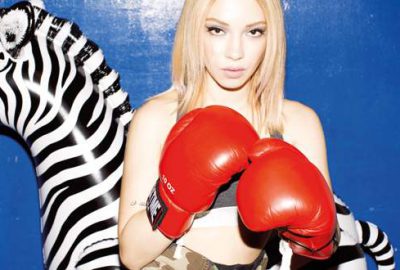 Klip için boksör oldu