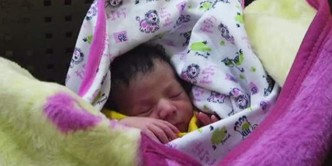 Tuvalette terk edilmiş 2 günlük bebek bulundu