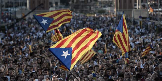 Katalonya, bağımsızlık yanlısı süreci başlattı