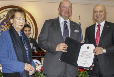 Koç Ailesi’ne Hayırseverlik Beratı