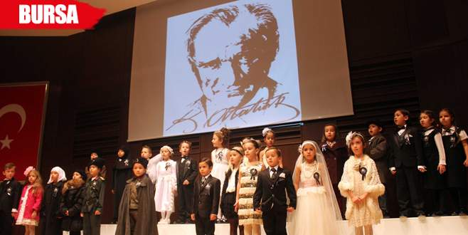 Minik öğrenciler Atatürk’ü andı