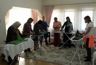 Vali Eşi Beyhan Demirtaş, İhtiyaç Sahipleri İçin Ütü Yaptı