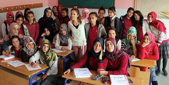 Anne ve babasının izinde Hakkari’de