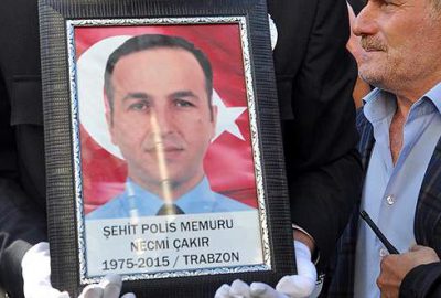 Hayırsever iş adamı şehidin ailesine ev bağışladı