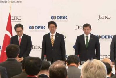 Paris için saygı duruşu