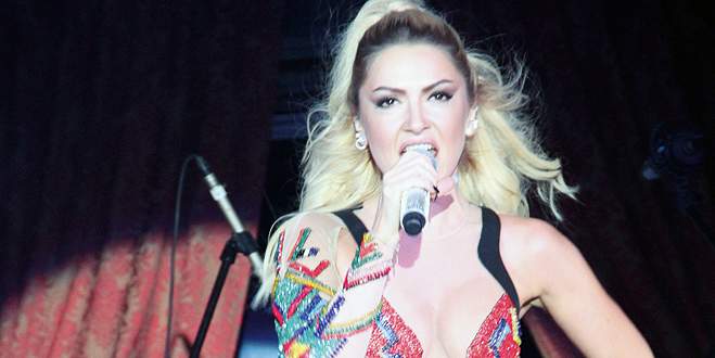 Sahnede tüy gibi hafif olmalıyım!