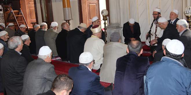 Emir Sultan’da anlamlı mevlid