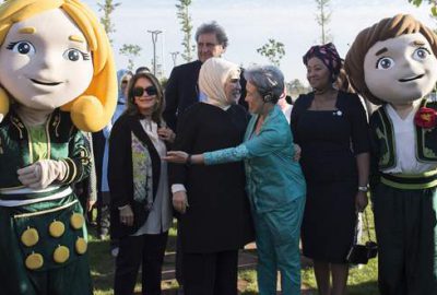 Lider eşleri masasında tek erkek