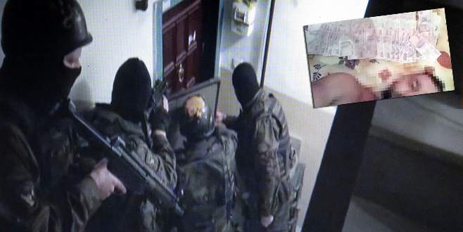 Çaldıkları parayla selfi çektiren çete yakalandı