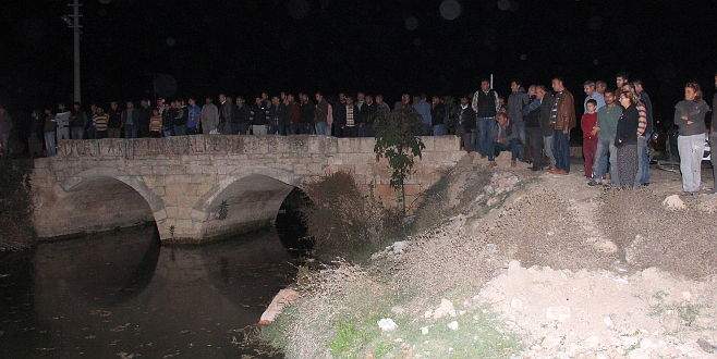 Deredeki cesedi film gibi izlediler