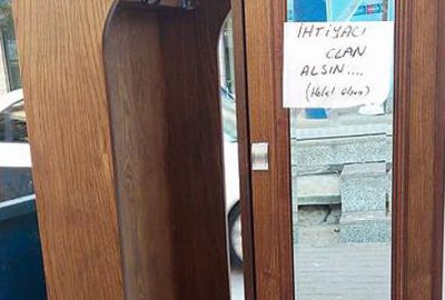 Not yazıp, sokağa bıraktı