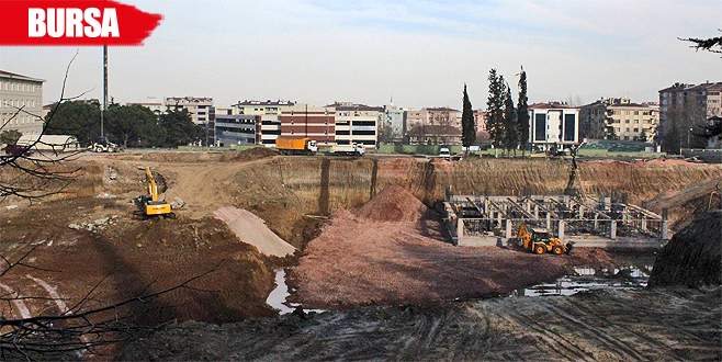 Öğrenciler rahatsız oldu, polis inşaatı durdurdu