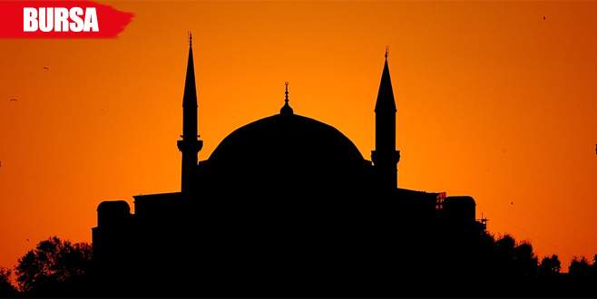 Ezan sesinden etkilendi, Müslüman oldu